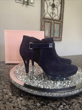 Bandolino Navy Suede Ankle Booties with Patent Accent NEW 10